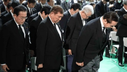 日本首相出席活动会场附近,20岁大学生因形迹可疑身藏利器被捕