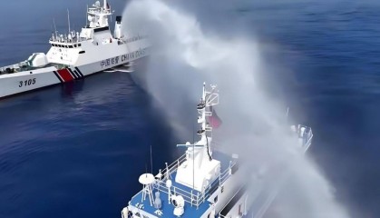 我海警船又被菲船撞伤,南海问题应该怎样解决?