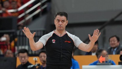 情绪升级因吹罚准确度低? 曝CBA总决赛G6无中方裁判