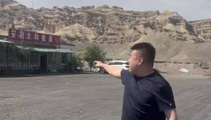 新疆戈壁滩现“安徽太和板面”店,老板:店里有电有自来水,面条15元一碗