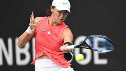 中国队3比2险胜比利时队,晋级明年比利·简·金杯世界组资格赛