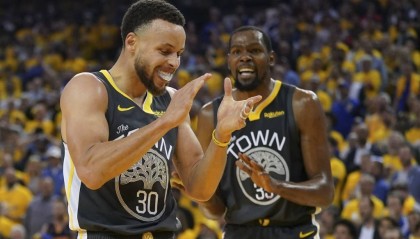 库里:如果19年杜兰特没受伤 他可以获得第三个FMVP