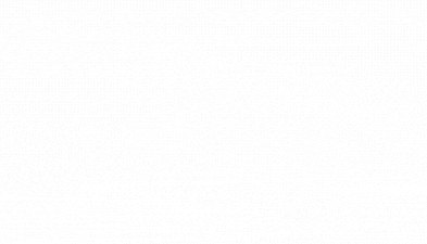 特朗普在航空母舰上演讲时当众搂住高市早苗,称美日“不打不相识”,高市面露笑容