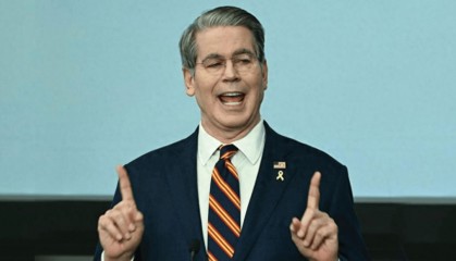 西方33国抱团取暖，希望中国收回成命，不料中方迅速打响第二波反制！