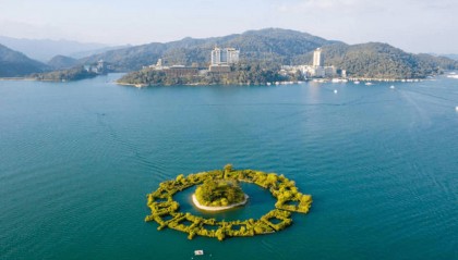 被逼靠近“悬崖”?美国亲自出手帮助台!大陆果断强硬发声