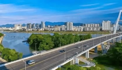 黄喜忠主持召开市委常委会(扩大)会议