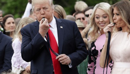 想不到美国也有今天?特朗普终于开始怕了,3路人马抵京“求和”