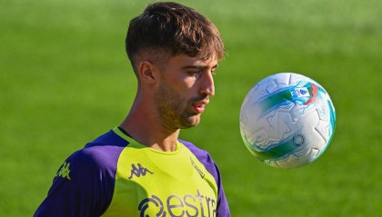 AC米兰新援德温特:年轻后卫将如何填补佳夫的空缺?