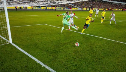 无缘直通世界杯!瑞典两大神锋3场0进球 遭科索沃双杀