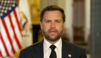 万斯迅速跟进:俄罗斯必须“醒悟”并接受现实