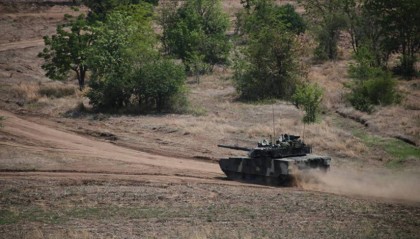 经过一战,泰国终于明白,之前高价购买的乌克兰坦克,性能远不及中国VT-4