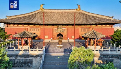 大同华严寺殿墙遭游客刻字?官方:系浮尘涂画未造成损伤