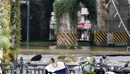 成都清江中路突发爆管 多部门紧急处置减少交通出行影响