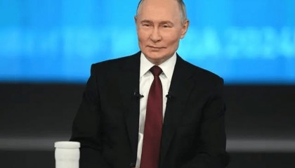 5枚导弹从天而降,乌军多名高官被“抬走”,美失声!普京报复太狠