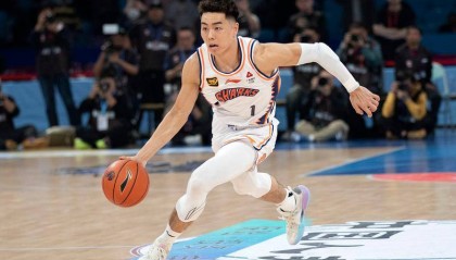 久违的胜利! 李添荣20分 上海俱乐部杯险胜山西