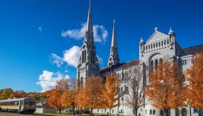 加税100%,中方开全球先例,特朗普火速改口:再给出1个月豁免期