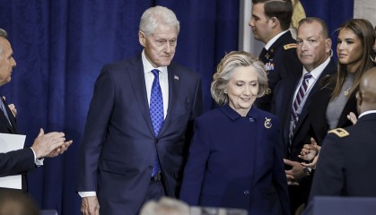 克林顿夫妇收到美国国会传票:两人需就爱泼斯坦案调查作证