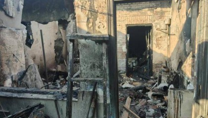 离谱!北京一女子电热毯起火后换房接着睡,烧毁一排房屋……