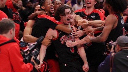 NBA|吉迪超远三分绝杀湖人 詹姆斯说“必须脱帽致敬”