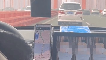 武汉顺风车司机车内放不雅视频,哈啰出行请求女乘客“不要和车主计较,代表乘客道歉”