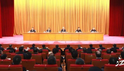 赣州市领导干部大会召开,宣布省委关于赣州市委主要领导职务调整的决定,尹弘出席并讲话