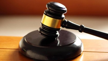 女儿整理遗物发现父亲生前向已婚女转账129万,法院一审判对方返还109万及利息