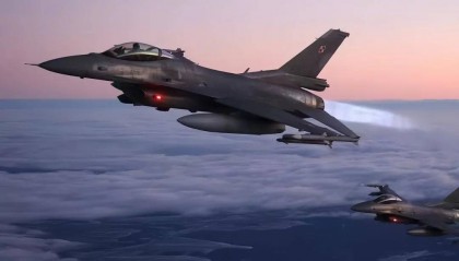 惊天一击:俄军深夜导弹精准斩首,乌克兰F-16教官无处可逃,西方庇护瞬间崩塌