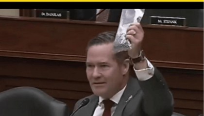 2800美元一个USB转接口、9万美元一袋螺丝…你敢信这是美国军费花销?