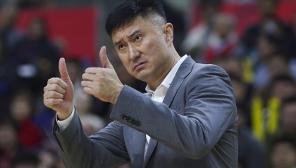 杜锋:在各种艰苦恶劣的条件下 我们打得很顽强