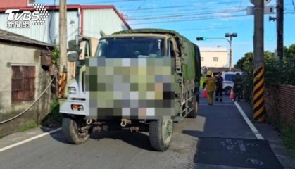 台媒:台军用卡车前往靶场途中撞上摩托车,致八旬老夫妇1死1伤