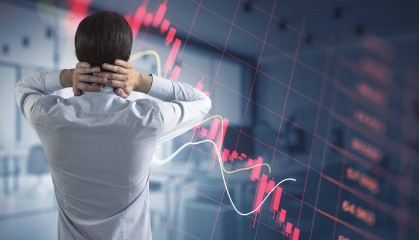 A股午盘|三大股指半日跌超1%,大消费板块集体走强