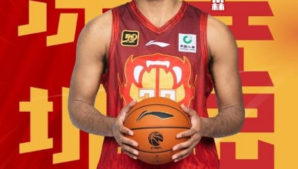 大手笔!深圳男篮连续签约四名外援 布克回归