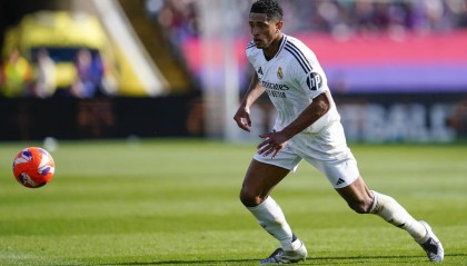 皇马未来核心!贝林厄姆让阿隆索头疼:进攻尖刀还是中场节拍器?