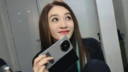 李小冉被指综艺《一路繁花》中不让大家吃饭,评论区骂评过千