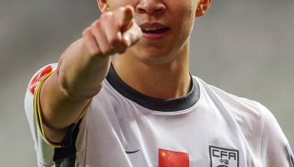 状态火热!王钰栋有望入选国足战沙特名单 队内训练多次进球