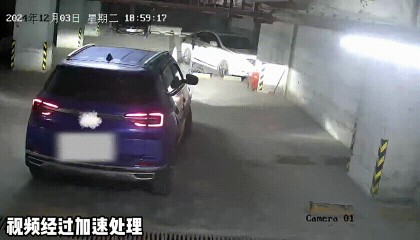 嘭!地下停车场新能源车自燃,发生多次轰燃!