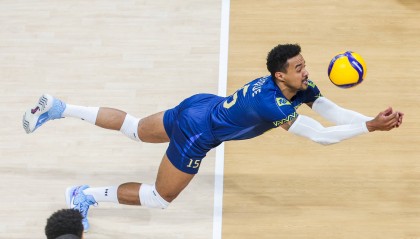 (体育)排球——男排世锦赛:中国队不敌巴西队