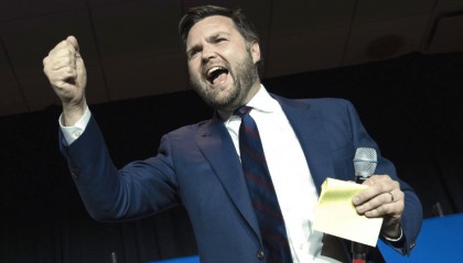 万斯彻底摊牌了,改变对华称呼,外交部直言令人“感到悲哀”