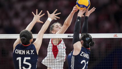无缘四强!世联总决赛-中国女排连丢2局2-3遭波兰逆转