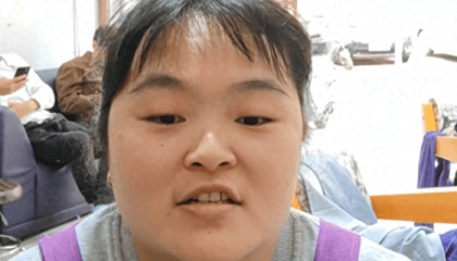 “听劝”的女理发师爆火!全国顾客赶去排队理发,当地文旅连夜发攻略