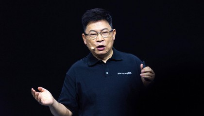 余承东回应开车“睡觉”:当时在看手机,平生第一次进公安局,第一次去自首