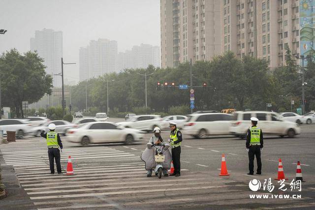 西安公安交警组织开展电动自行车 重点交通违法全市集中统一行动