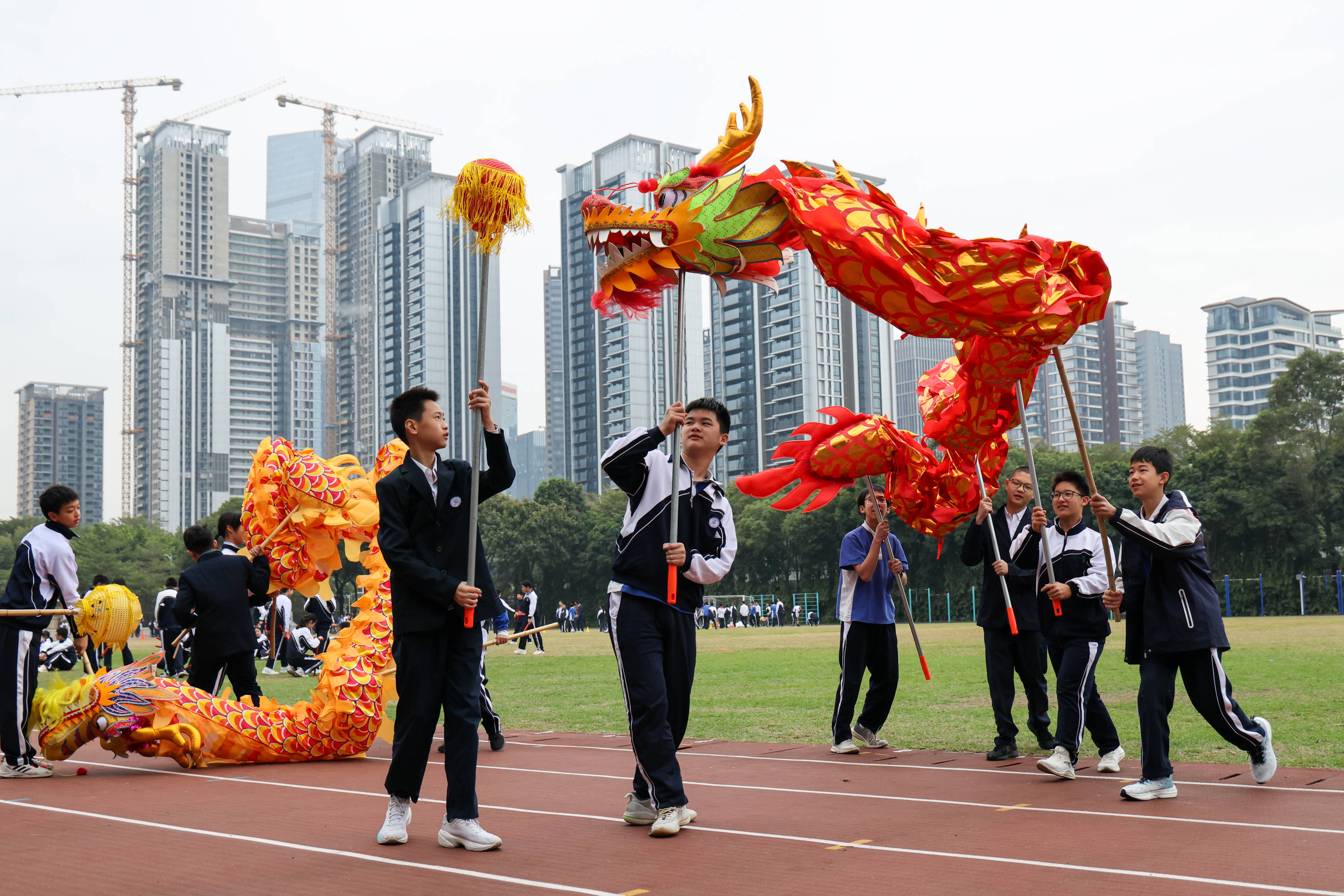 新闻分析：深圳如何让上万中小学生摘掉“小眼镜”