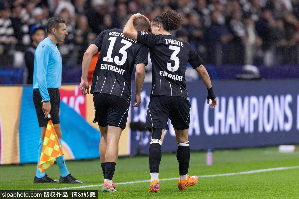 欧冠-埃基蒂克反戈维尔茨两助攻 利物浦5-1法兰克福止4连败