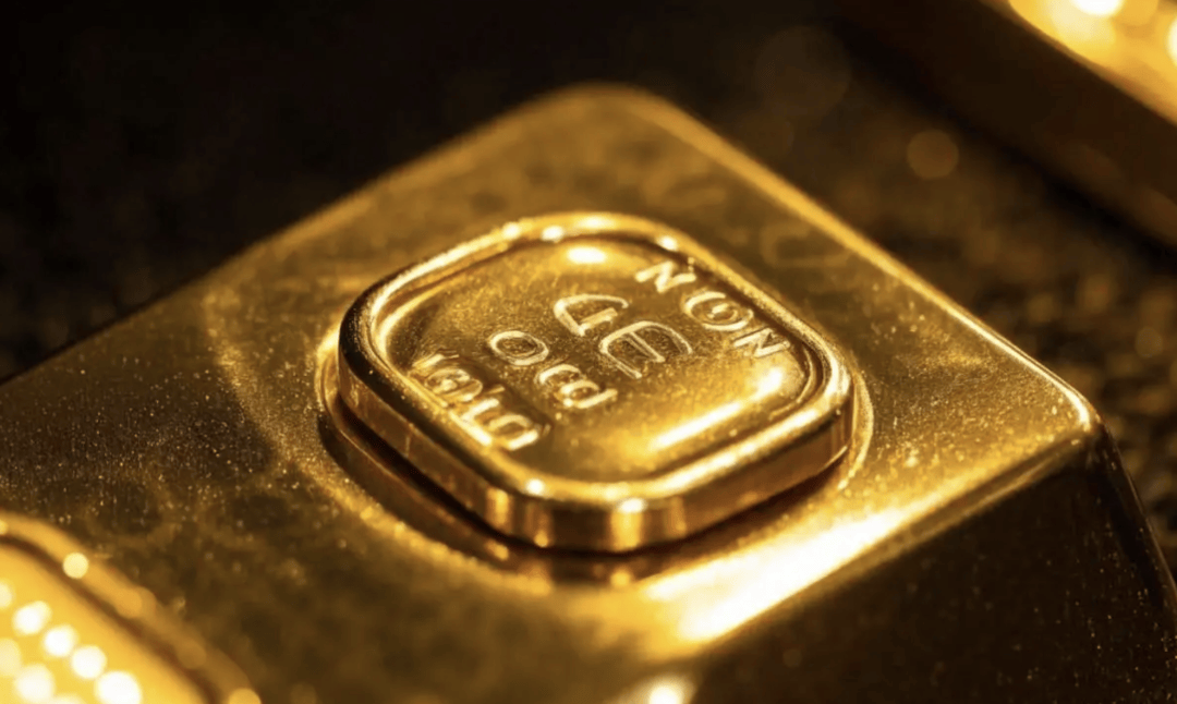 金价“大跳水”!国际金价跌麻了,国内金饰四连跌,该入手吗?